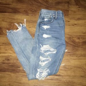 Distressed mom jean